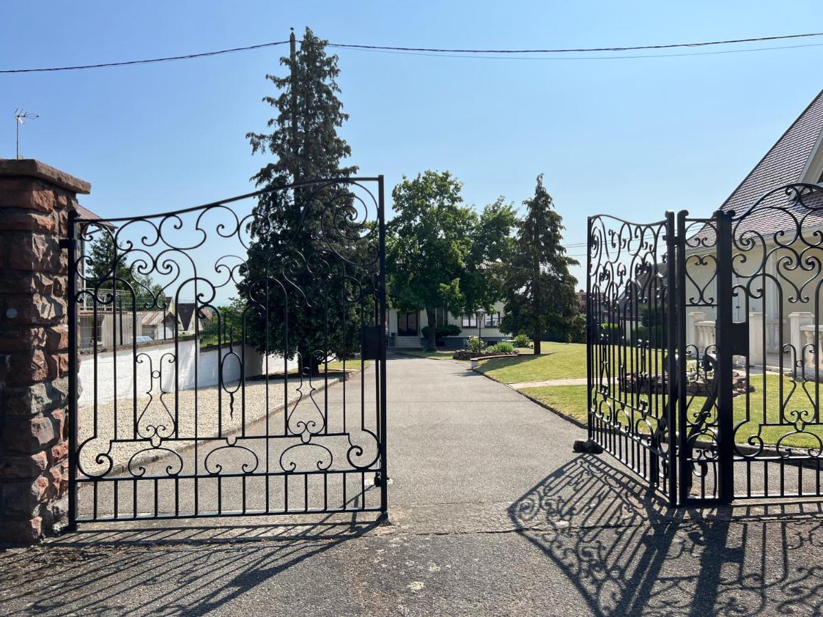 Bonne Idee - Suite Georges - Meuble De Tourisme 4 Etoiles Châtenois Eksteriør billede